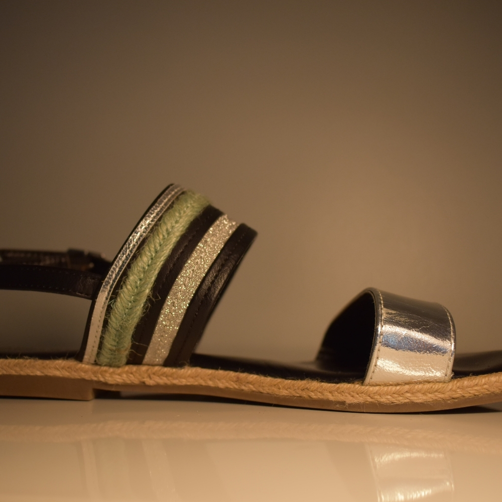 Modelista Flat Sandals